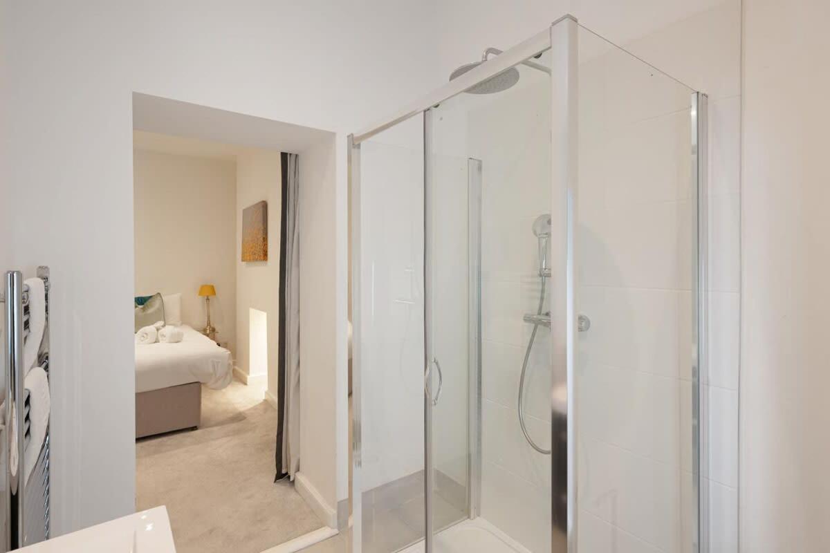 Large Luxury Centre Flat With Balcony Appartamento *